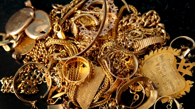 Shimmering Splendor: Exploring the Allure of Gold Jewelry